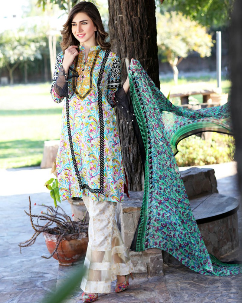 Mahae Embroidered Lawn 2017 - 01B