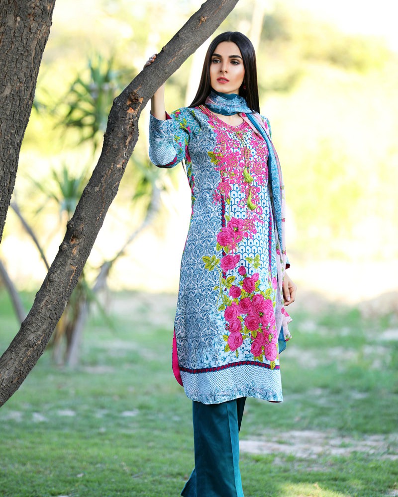 Mahae Embroidered Lawn 2017 - 08A